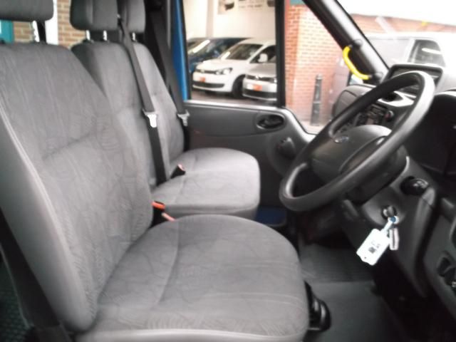 2004 FORD TRANSIT image 6