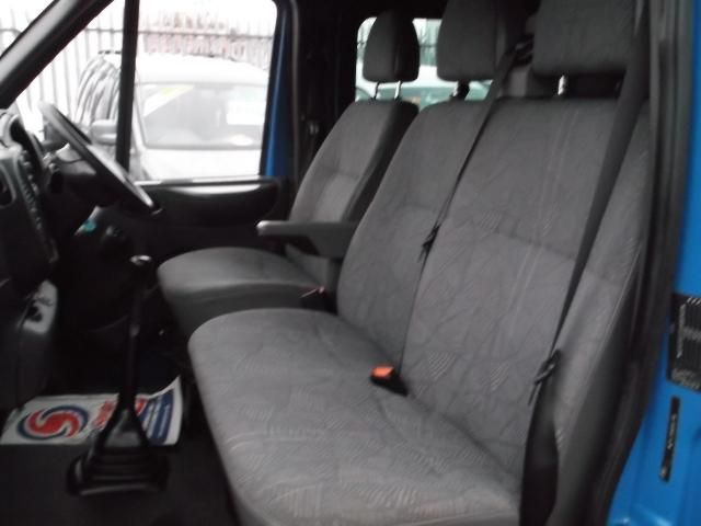2004 FORD TRANSIT image 7