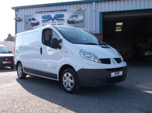 2011 Renault Trafic SL27 DCI image 1
