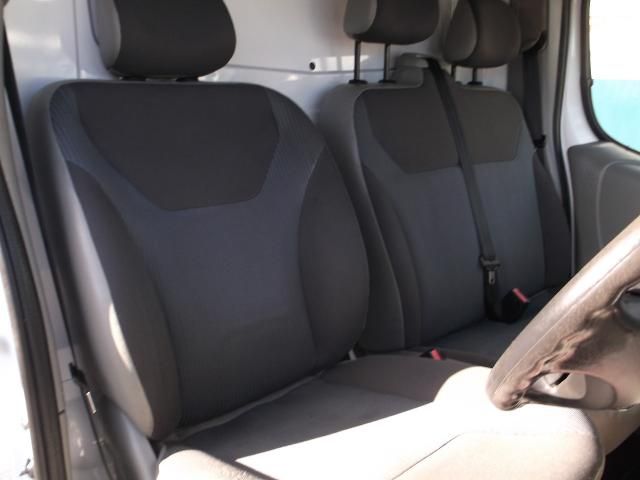 2007 Vauxhall Vivaro SWB 2.0 CDTI image 6