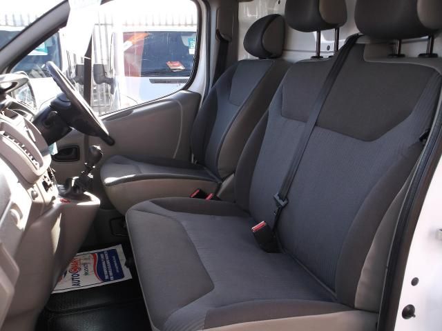 2007 Vauxhall Vivaro SWB 2.0 CDTI image 7