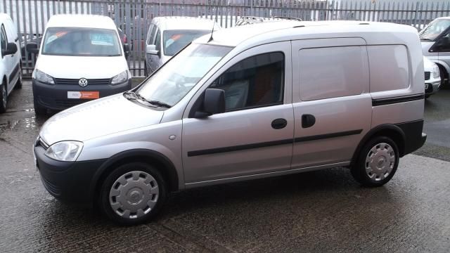 2011 Vauxhall Combo Van 1.7 2000 CDTI image 3