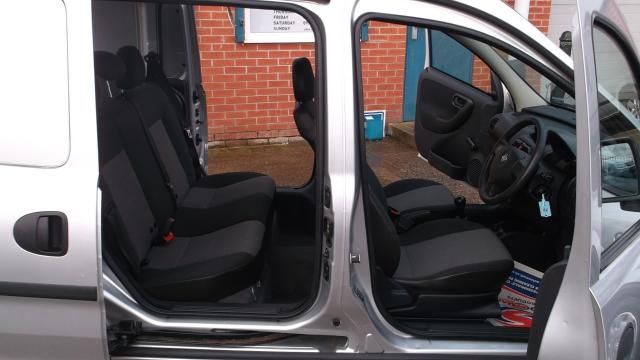 2011 Vauxhall Combo Van 1.7 2000 CDTI image 6