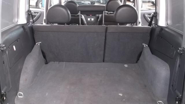 2011 Vauxhall Combo Van 1.7 2000 CDTI image 9