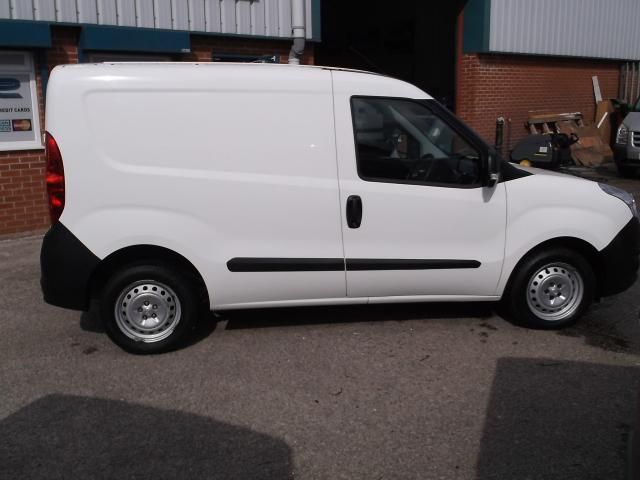 2012 Vauxhall Combo Van 1.3 L1H1 CDTI image 5
