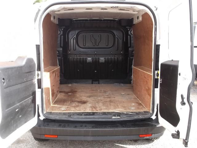 2012 Vauxhall Combo Van 1.3 L1H1 CDTI image 7