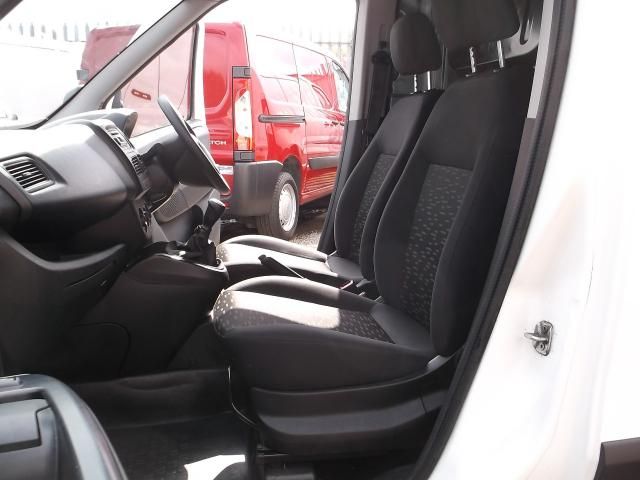 2012 Vauxhall Combo Van 1.3 L1H1 CDTI image 8