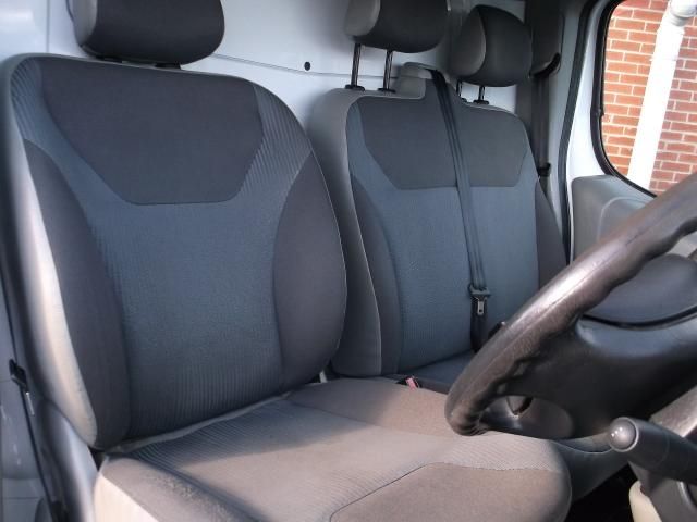 2007 Vauxhall Vivaro 2.0 CDTI image 6