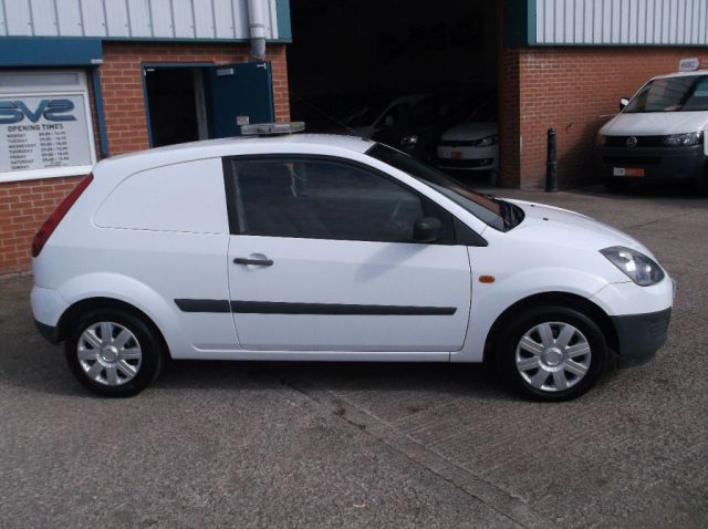 2008 Ford Fiesta 1.4 TDCI VAN 3d image 2