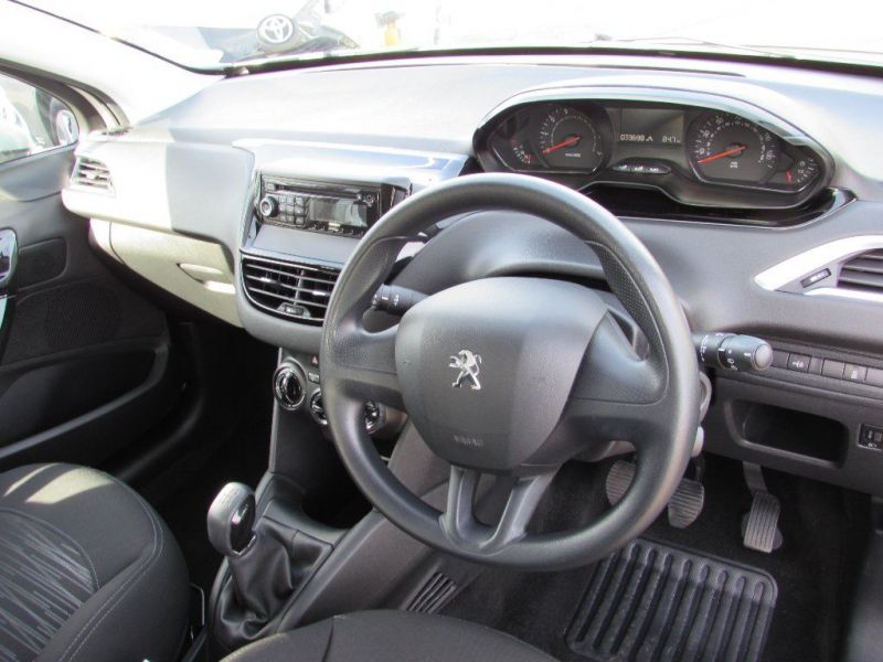 2013 Peugeot 208 1.2 VTi Access+ 5dr image 6