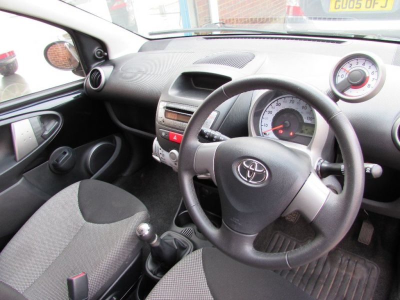 2014 Toyota Aygo 1.0 VVT-i Mode 5dr image 6