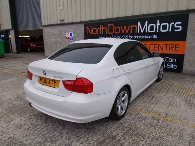 2011 BMW 3 Series 2.0 image 4