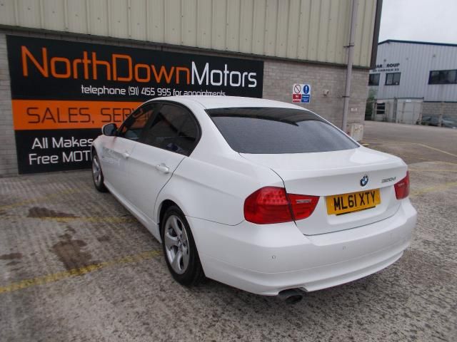 2011 BMW 3 Series 2.0 image 5