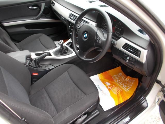 2011 BMW 3 Series 2.0 image 7