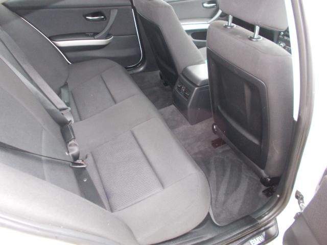 2011 BMW 3 Series 2.0 image 8