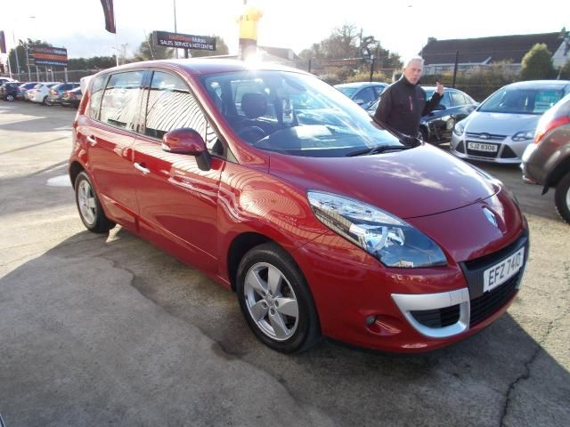 2011 Renault Scenic image 1