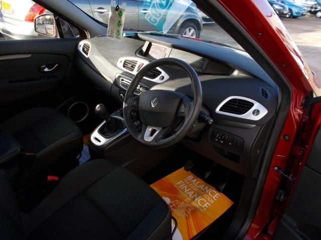 2011 Renault Scenic image 6