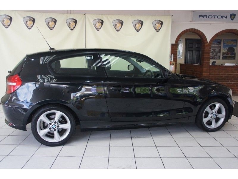 2010 BMW 1 Series 3dr image 3