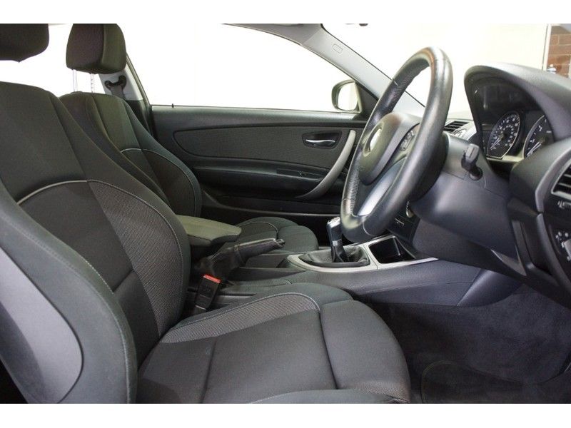 2010 BMW 1 Series 3dr image 6