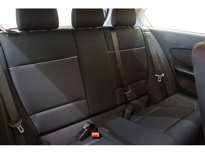 2010 BMW 1 Series 3dr image 8