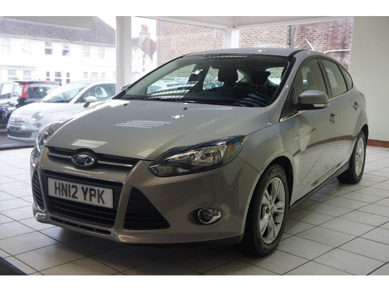 2012 Ford Focus Zetec 5dr image 2
