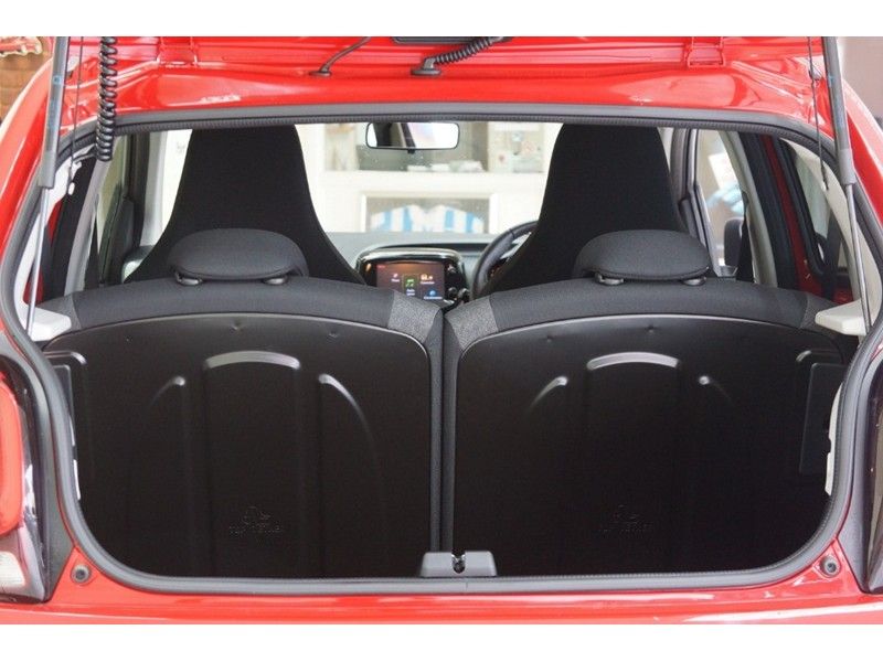 2014 Citroen C1 1.0 5dr image 9