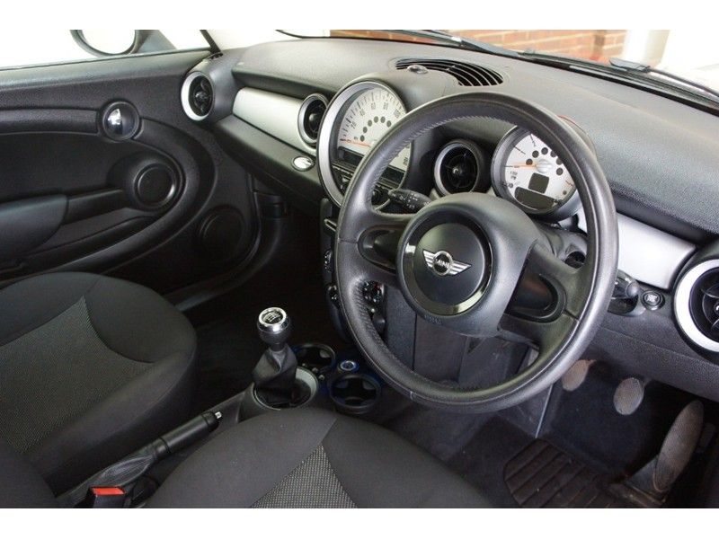 2012 Mini Hatch One 1.6 3dr image 7