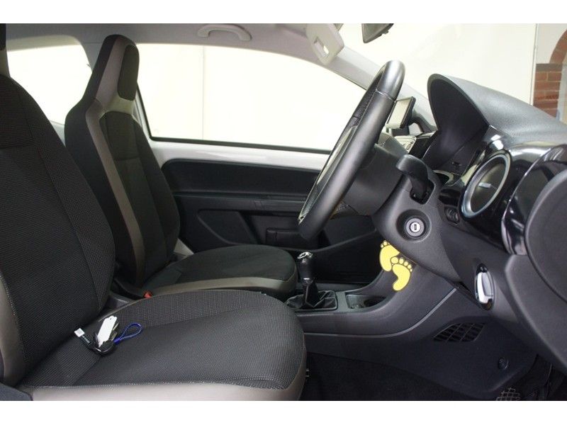 2012 Volkswagen Up! 3dr image 5