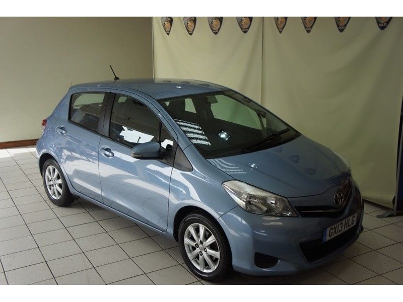 2013 Toyota Yaris VVT-I Tr 5dr image 1