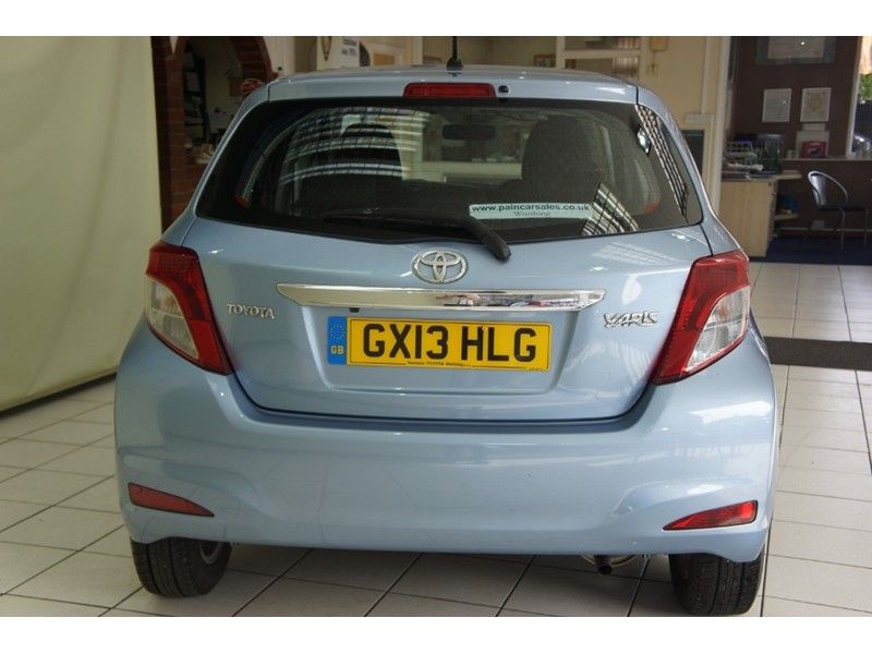 2013 Toyota Yaris VVT-I Tr 5dr image 2
