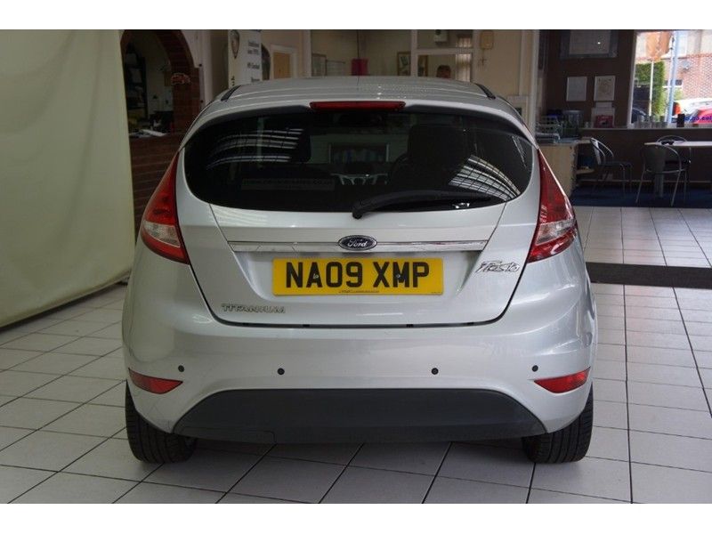 2009 Ford Fiesta Titanium 5dr image 4