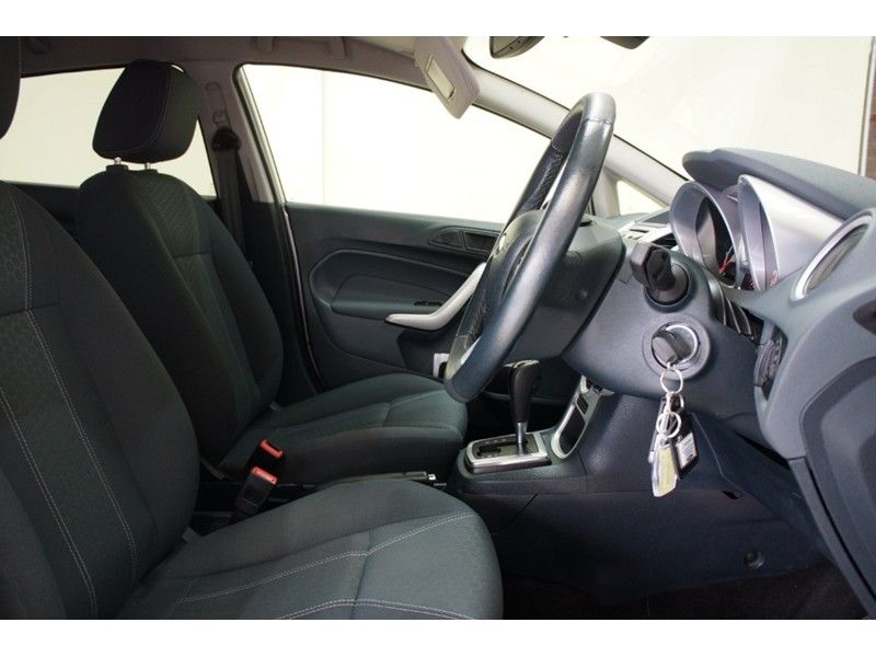 2009 Ford Fiesta Titanium 5dr image 6