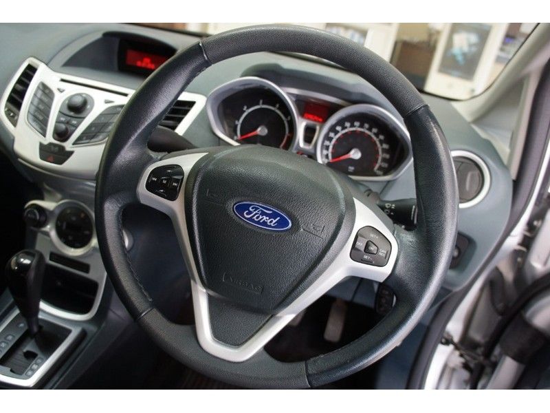 2009 Ford Fiesta Titanium 5dr image 7