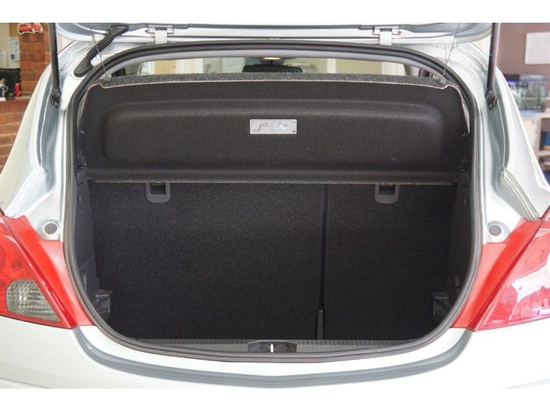 2012 Vauxhall Corsa SE 3dr image 10