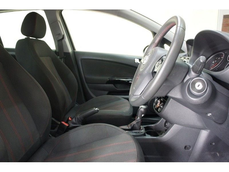 2012 Vauxhall Corsa SXi Ac 5dr image 6