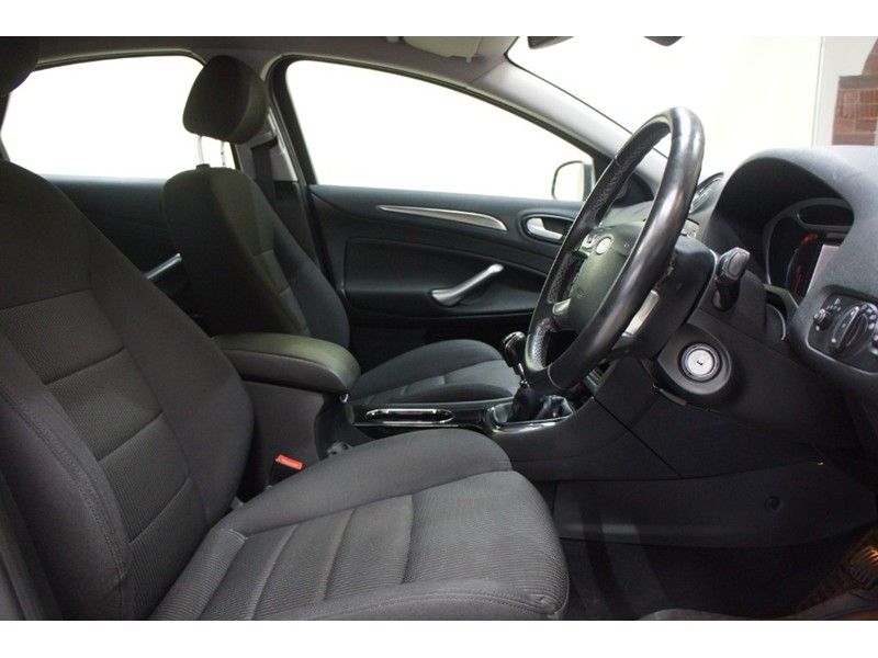 2009 Ford Mondeo Titanium 140 Tdci 5dr image 6