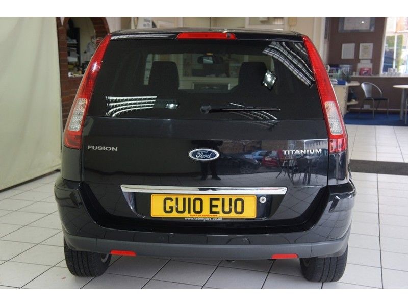 2010 Ford Fusion Titanium 5dr image 3