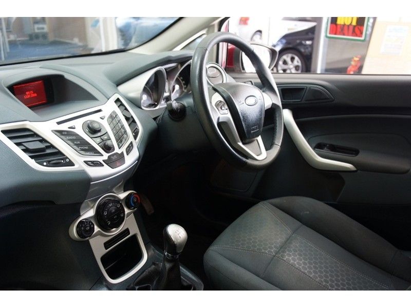 2009 Ford Fiesta Zetec 3dr image 8