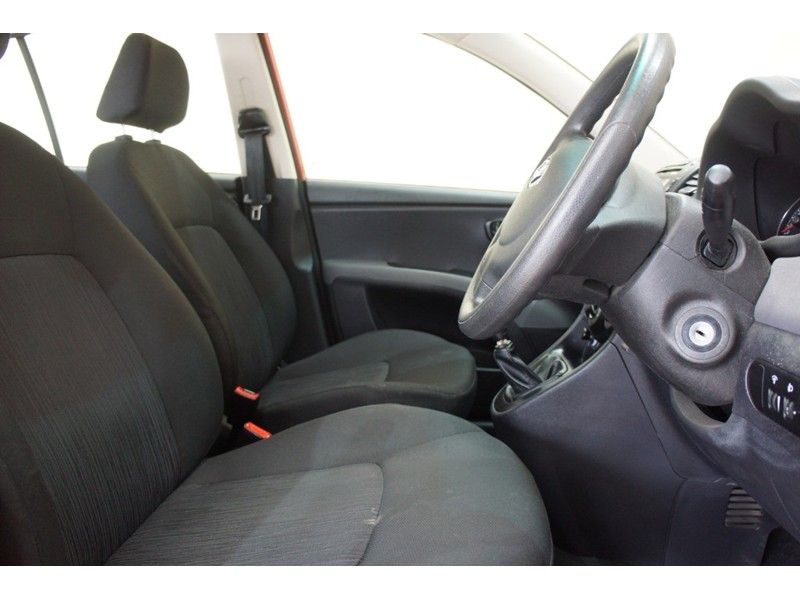 2013 Hyundai i10 Active 5dr image 6