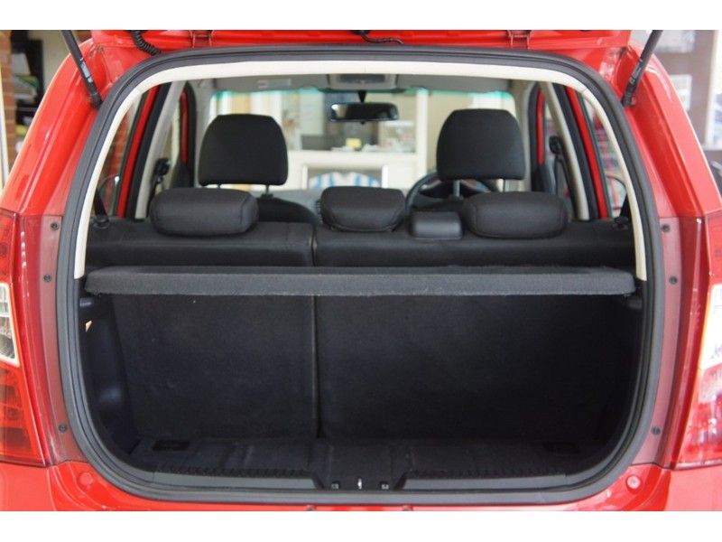 2013 Hyundai i10 Active 5dr image 10