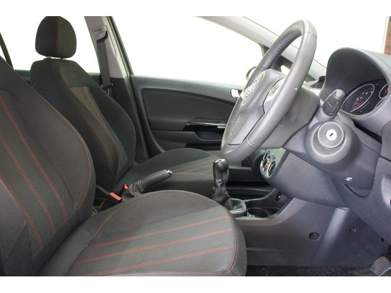 2010 Vauxhall Corsa SXi Ac 5dr image 6