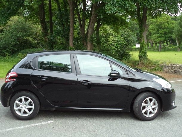 2013 Peugeot 208 1.4 HDi FAP Active 5dr image 3
