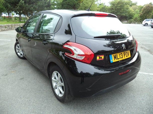 2013 Peugeot 208 1.4 HDi FAP Active 5dr image 4