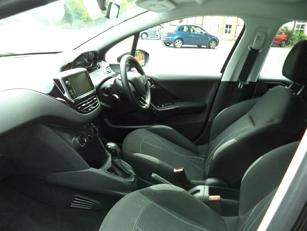 2013 Peugeot 208 1.4 HDi FAP Active 5dr image 8