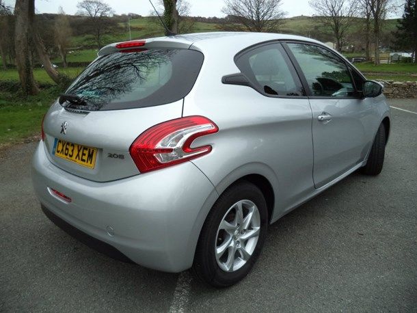 2013 Peugeot 208 1.0 VTi Active 3dr image 5