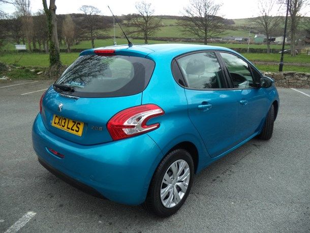 2013 Peugeot 208 1.2 VTi Access+ 5dr image 4