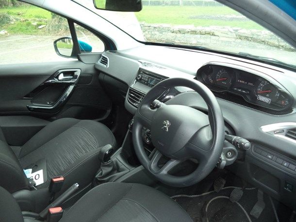2013 Peugeot 208 1.2 VTi Access+ 5dr image 6