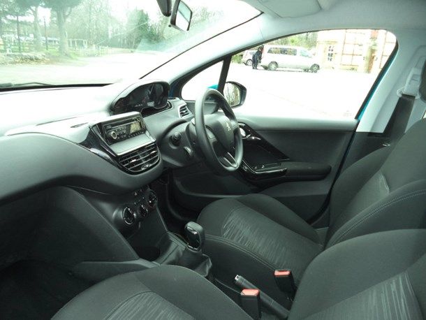 2013 Peugeot 208 1.2 VTi Access+ 5dr image 8