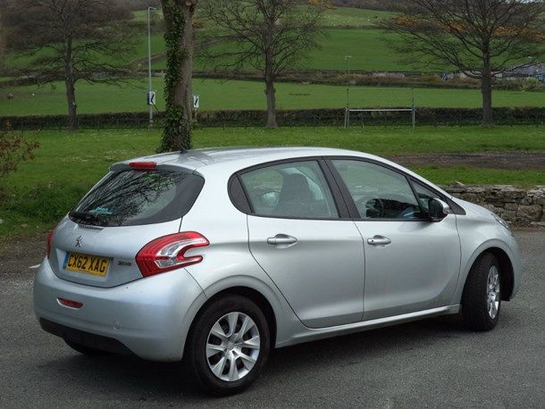 2012 Peugeot 208 1.2 VTi Access+ 5dr image 2