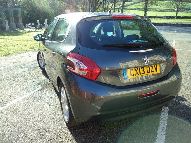 2013 Peugeot 208 1.2 VTi Active 5dr image 4